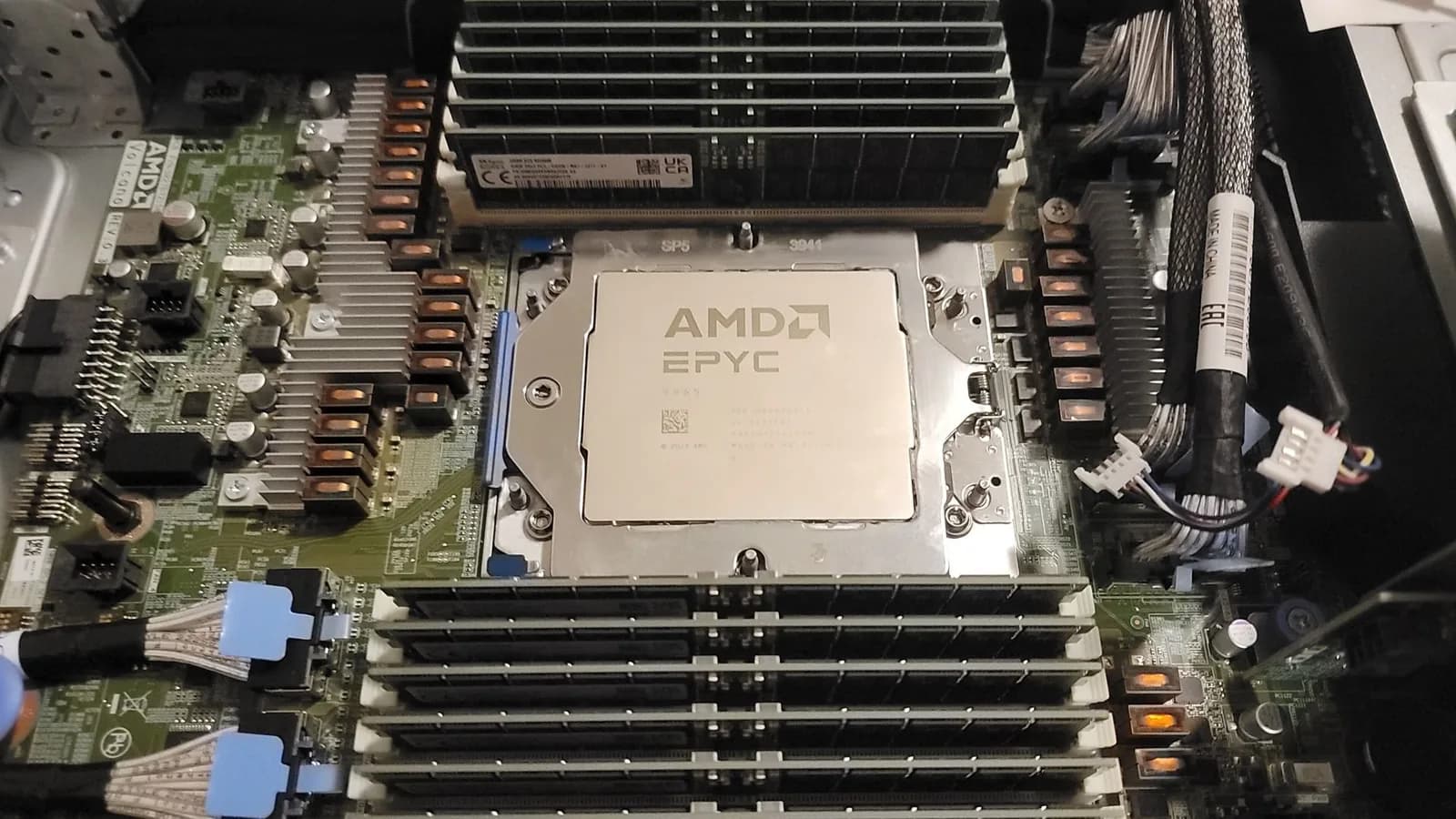 Meta aloja cada agente Muse en dos núcleos EPYC y 8 GB de memoria