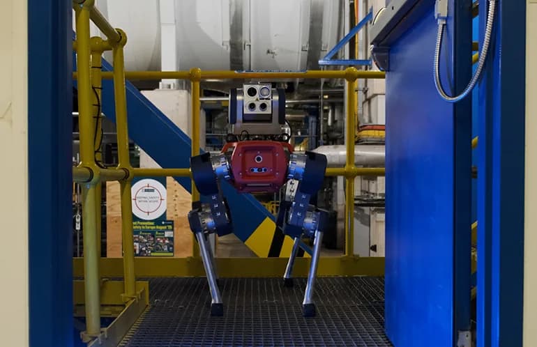 ANYmal de ANYbotics ya abre puertas cerradas para inspeccionar plantas