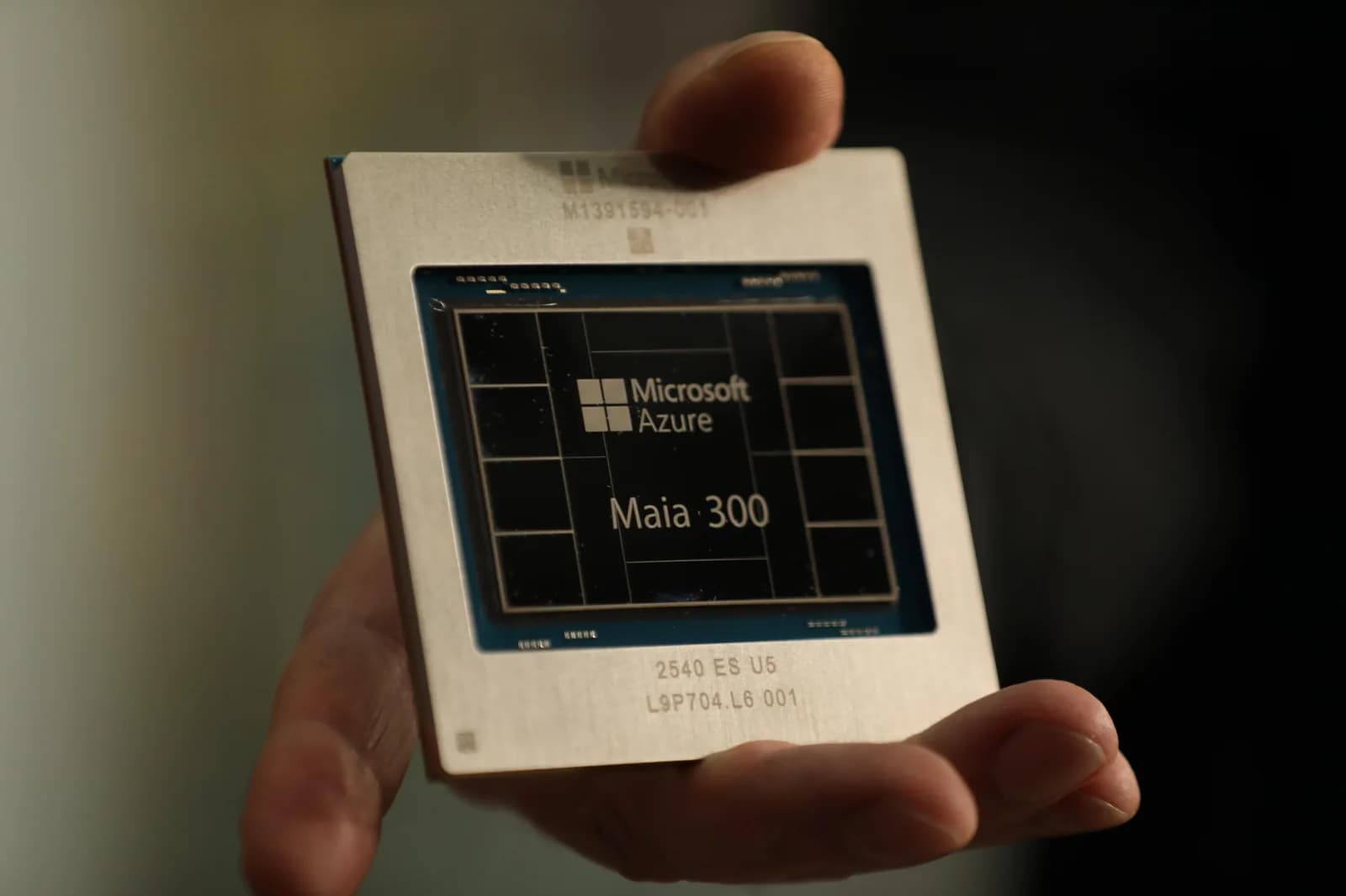 Maia 300, el chip de IA con que Microsoft quiere depender menos de Nvidi