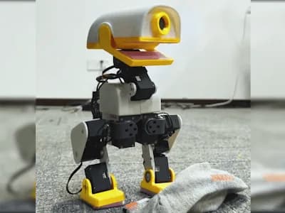 XGO Duck, un pato robot abierto con Arduino UNO Q y 15 servos