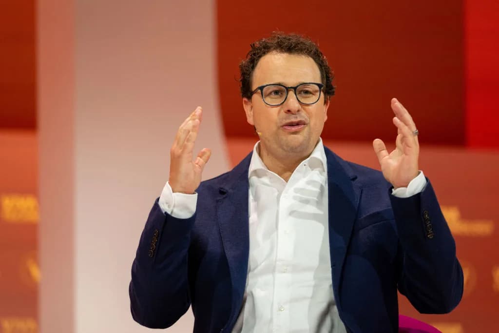 Gobierno de EE.UU. ordena a Anthropic cerrar Fable 5 y Mythos