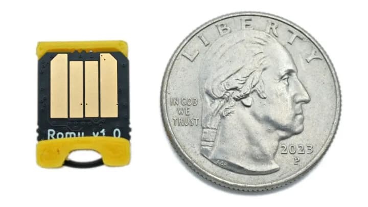 Romu, una placa RP2354A de 15,5 mm que entra directo al puerto USB