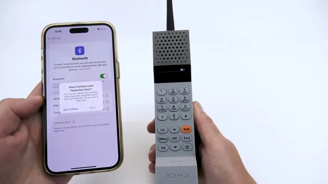 Un auricular Bluetooth estilo ochentero para dejar de mirar el celular