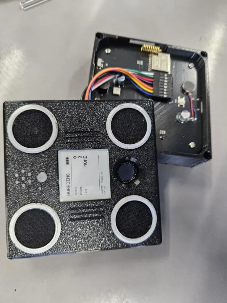 VolAnti detecta drones por el sonido de sus hélices con un ESP32-S3