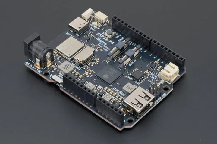 Adafruit lanza la Metro ESP32-P4 Hydra con WiFi 6 y formato UNO