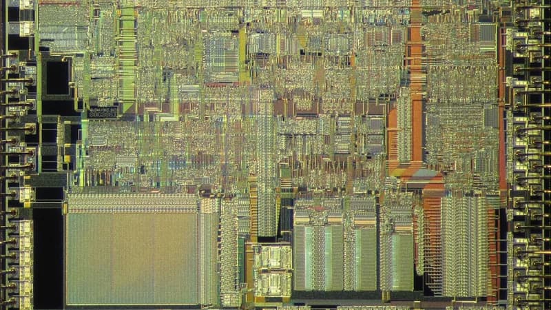 z386 open source suma 39% en DOOM al clonar el 80386