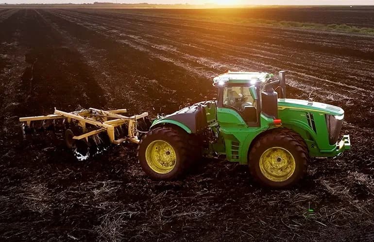 Tractores John Deere autónomos entran al cañaveral de Florida