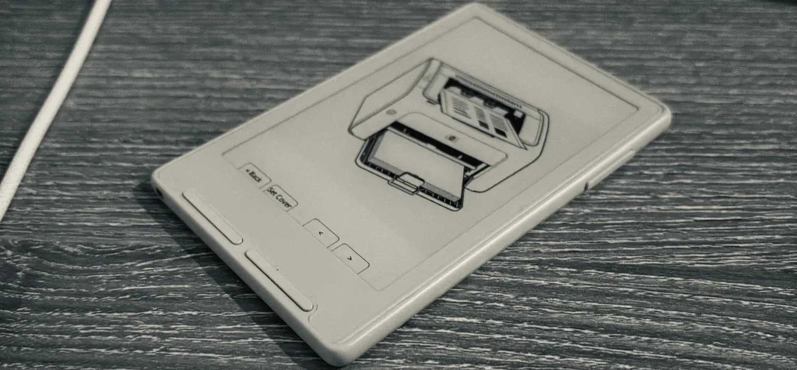 Un ESP32-C3 convierte un lector de tinta electrónica en impresora