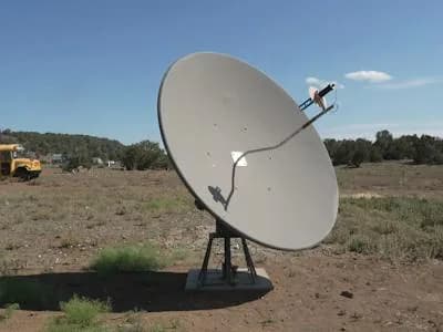 Una antena de 8 pies vuelve a apuntar al cielo con una Raspberry Pi
