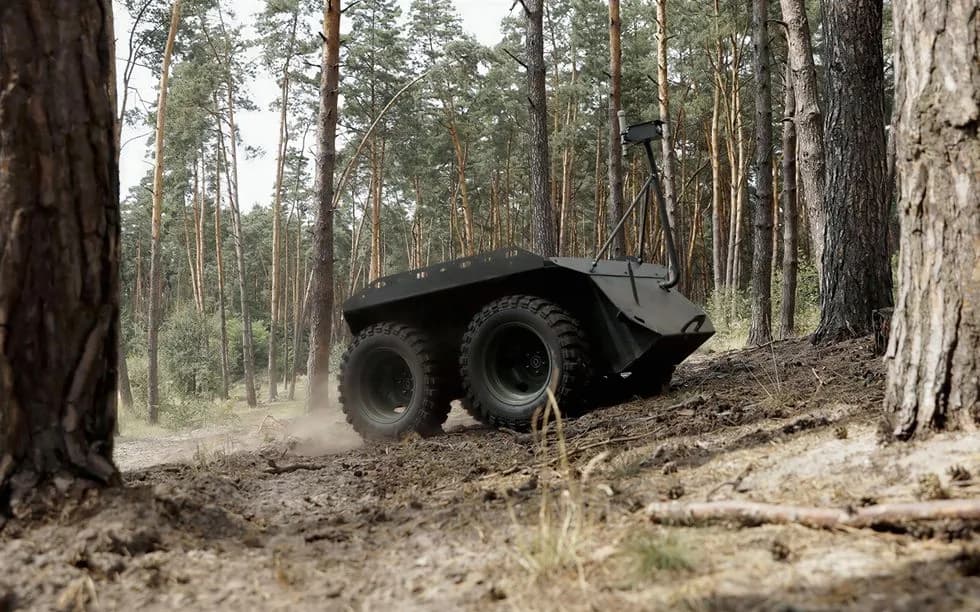 Robots terrestres armados redefinen el frente en Ucrania