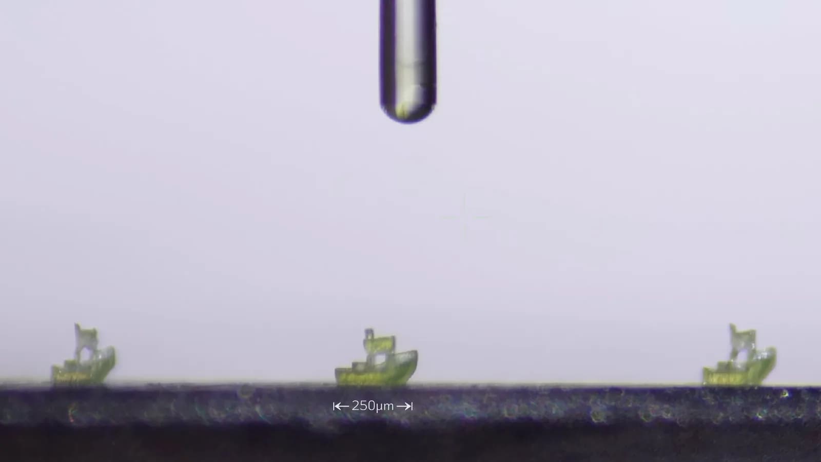 Cómo imprimir piezas de 150 µm usando láser y tintes naturales