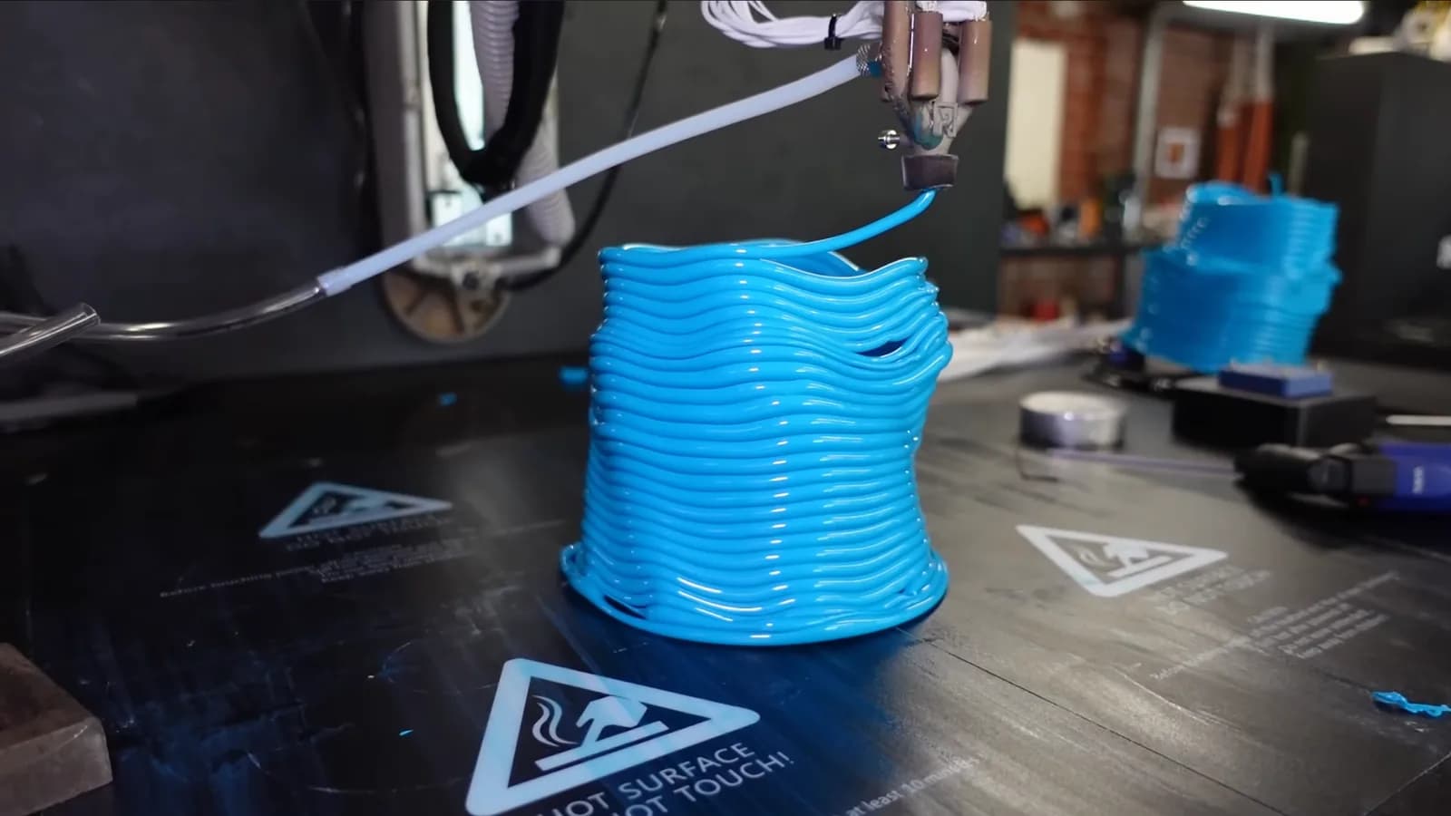 Extrusión 3D continua de tubos usando aire comprimido