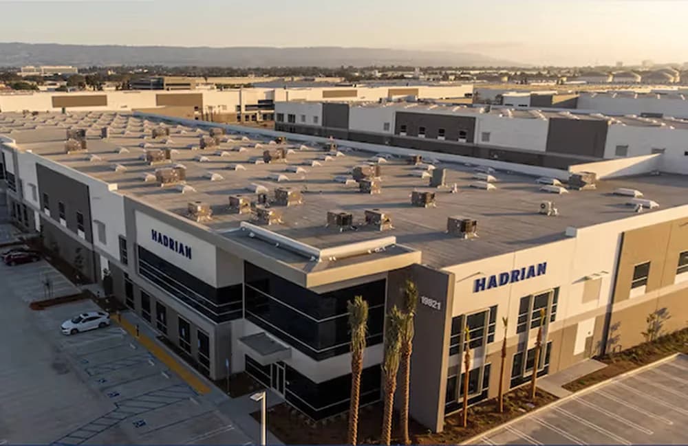 Hadrian recauda USD 1.370 millones para potenciar la manufactura