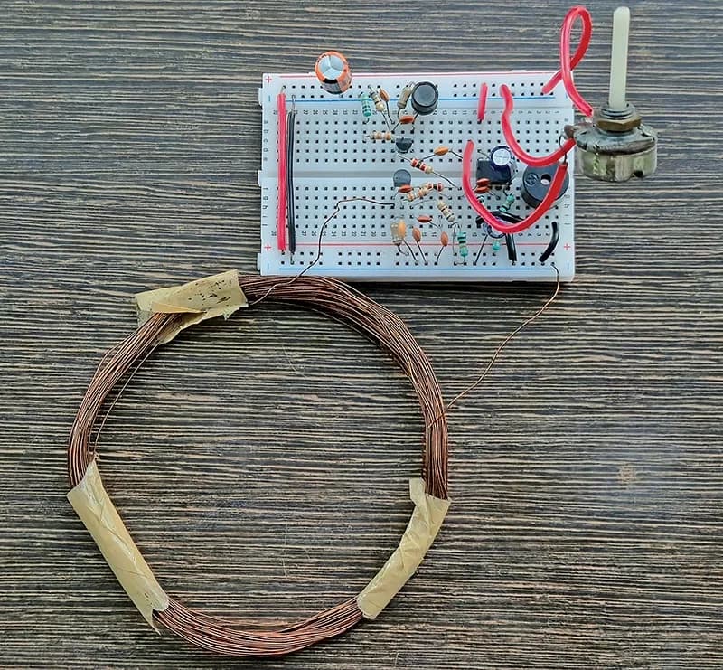 Detector de metales BFO: dos osciladores a 153 kHz y un LM358