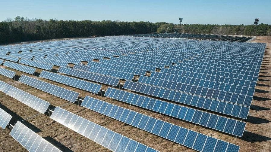 Una cámara de consumo modificada mide la eficiencia de celdas solares
