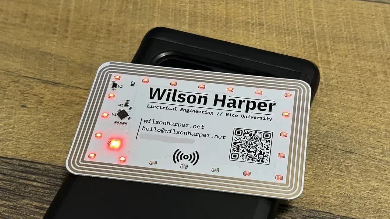 Tarjeta de presentación con 21 LED que se enciende con NFC