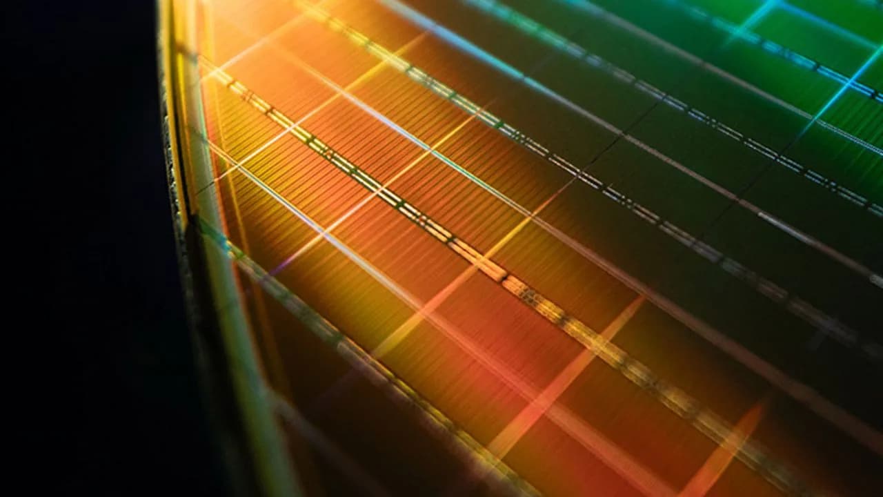 DDR2 sube hasta 60% por la escasez de DRAM que mueve la IA
