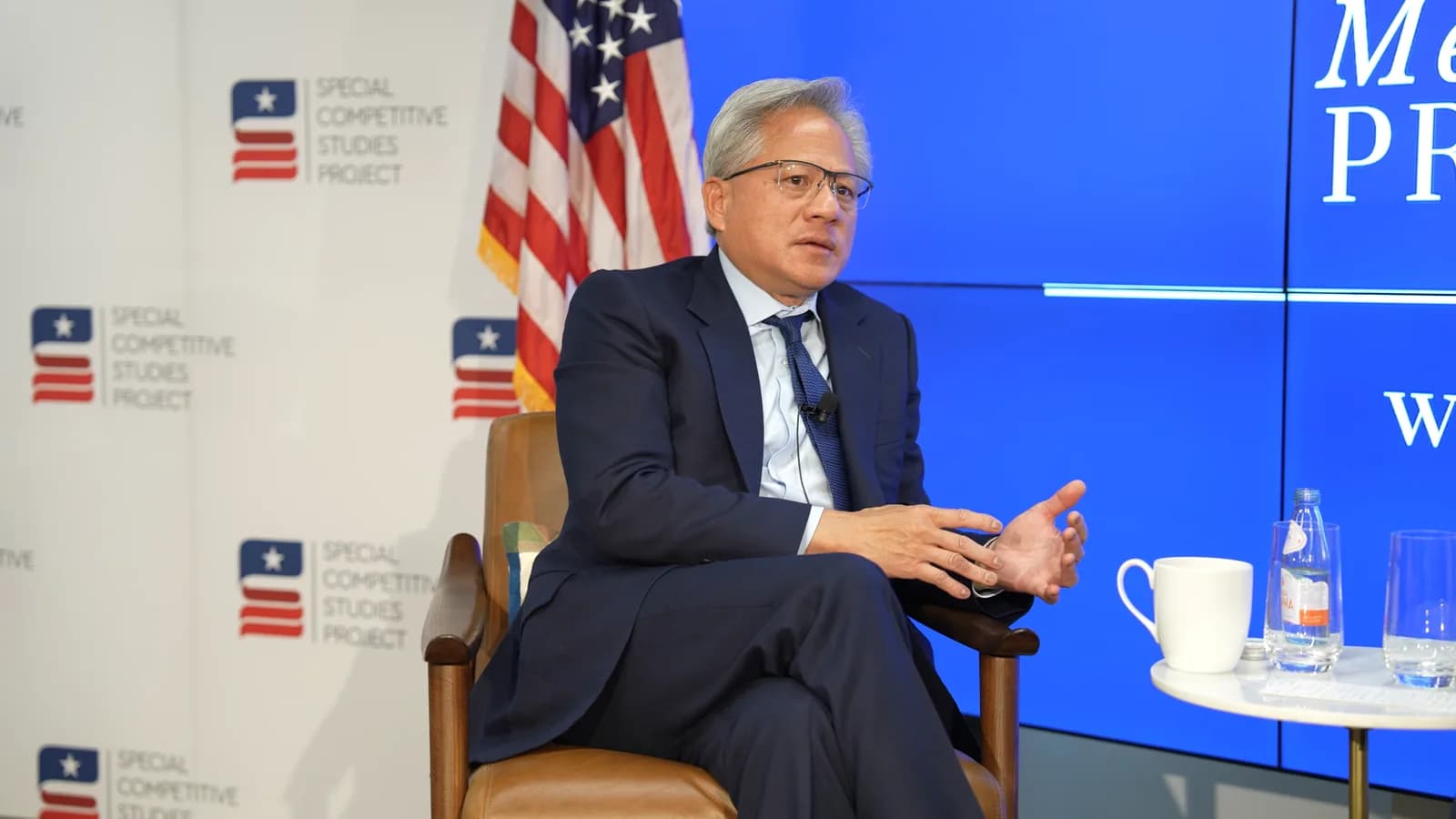 Jensen Huang acusa a CEOs tech de tener un complejo de dios con la IA