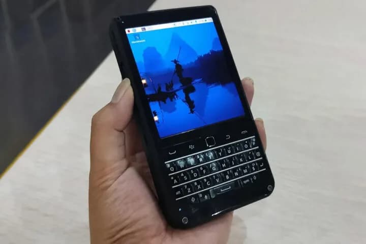 piBrick PocketCM5: un computador de mano open-source