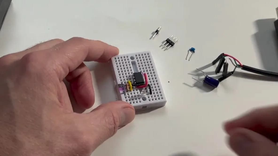 Upline convierte un ATtiny85 en nodo IoT con 3.168 bytes