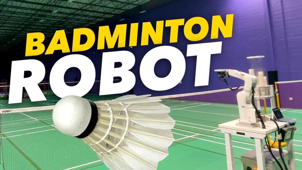 Un brazo Denso VS-050 usado sirve volantes de bádminton