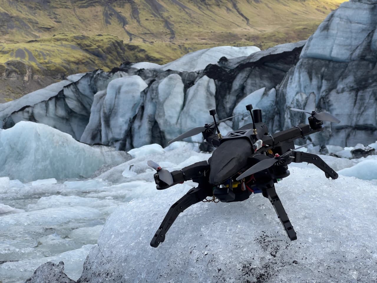 Ice Dart: el dron que se aferra a paredes de hielo
