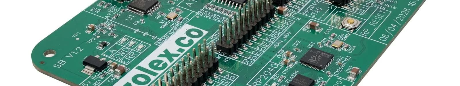 El Superboard 2040 trae su analizador lógico ya conectado