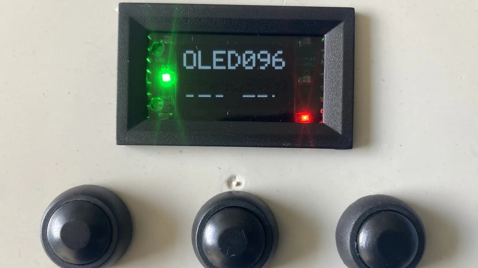 Display OLED para montar en panel: módulo DIY de 48 x 29 mm