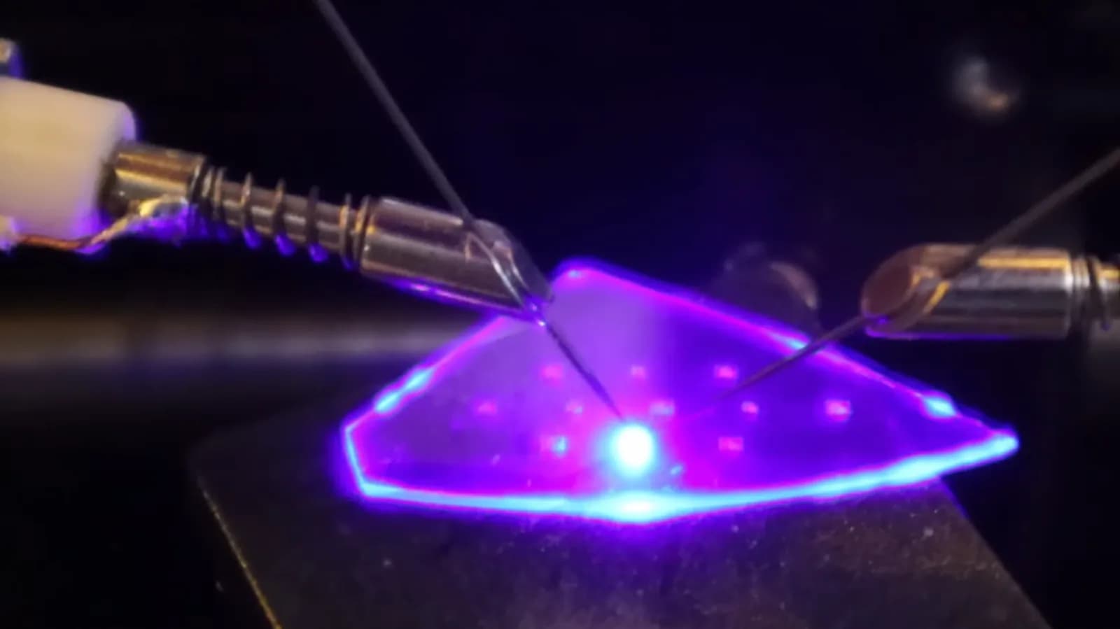 LED caseros de GaN: del wafer de zafiro a la PCB