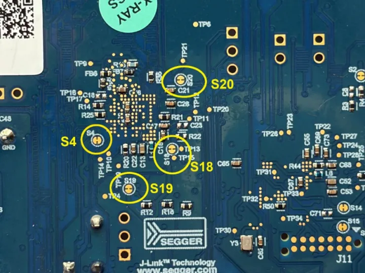 Vista del PCB con los shunts de pista S4, S18, S19 y S20 usados para medir potencia y configurar la placa