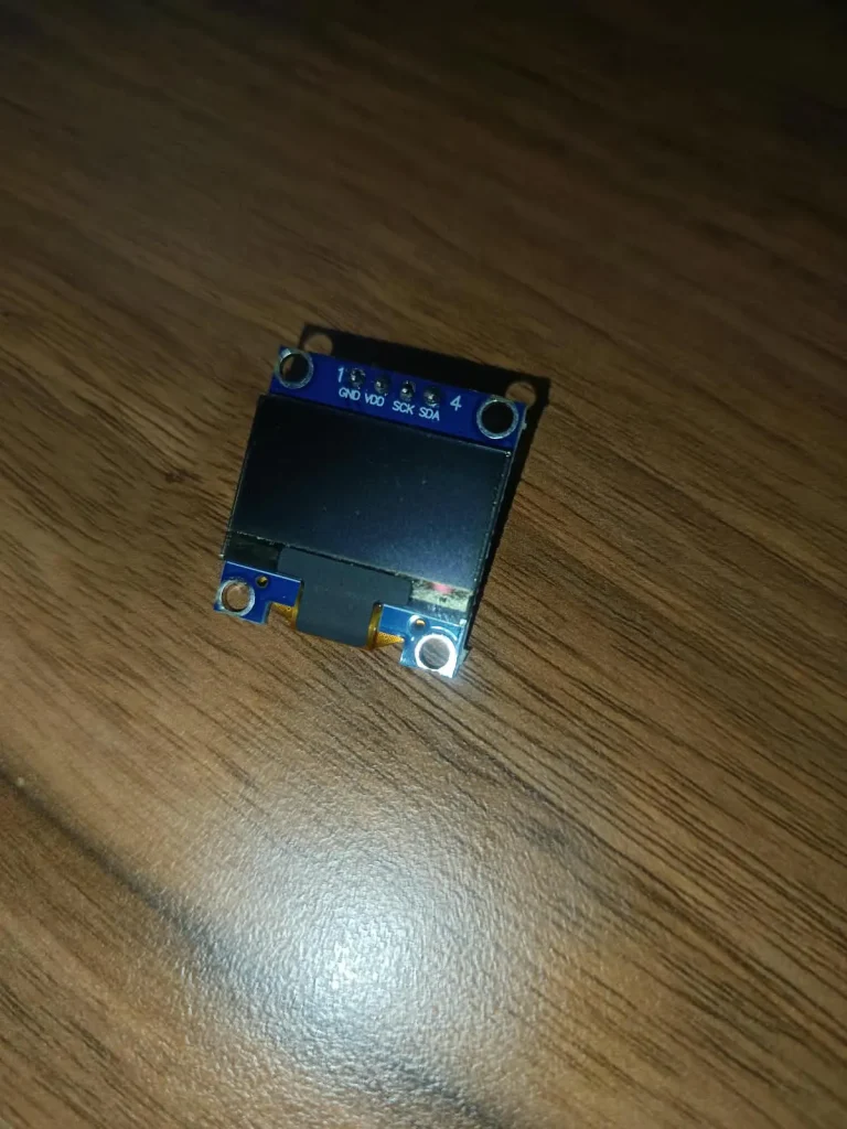 Pantalla OLED del asistente (foto de jayesh_nawani)