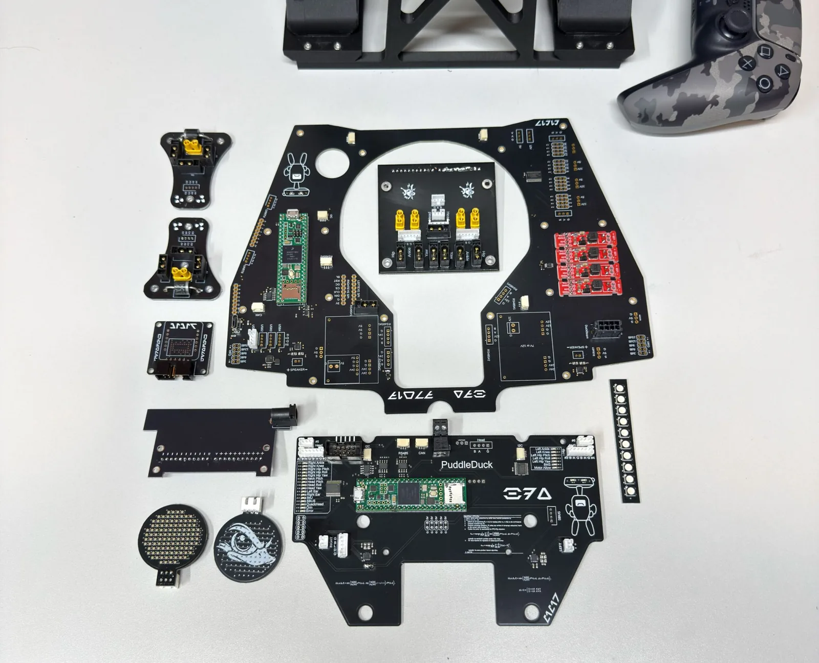 PuddleDuck, la placa del pecho diseñada por Mimir Reynisson