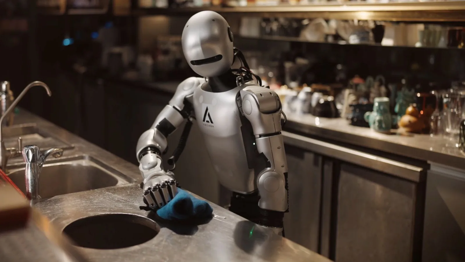 Humanoides de Archon Robotics trabajando en una cocina