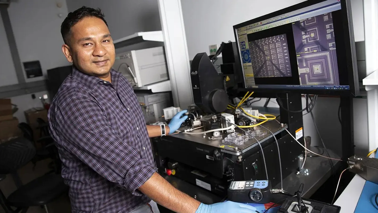 Asif Khan, profesor asociado de Georgia Tech y líder del proyecto. Crédito Georgia Tech